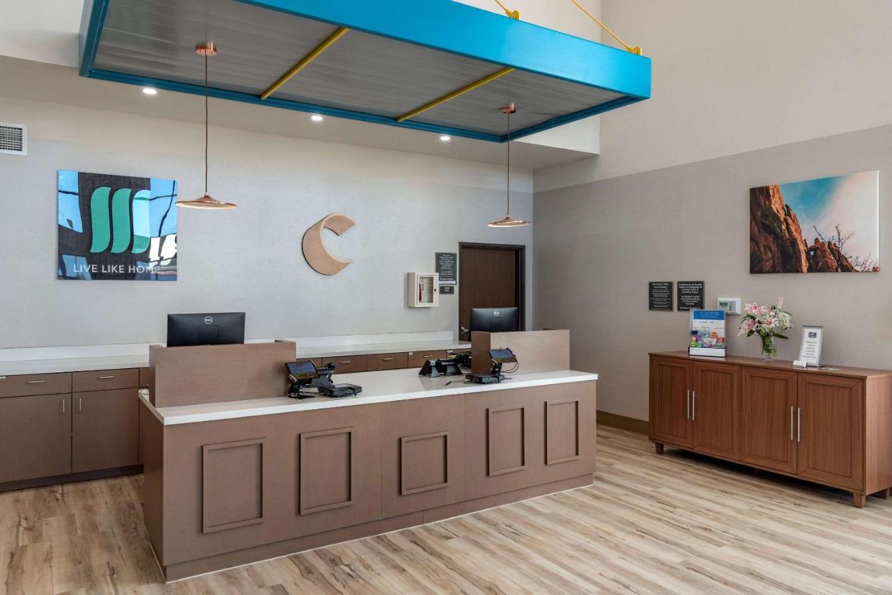 Comfort Suites Colorado Springs East -Medical Center Area Exterior foto